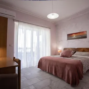 Couette-café Etna Sea House